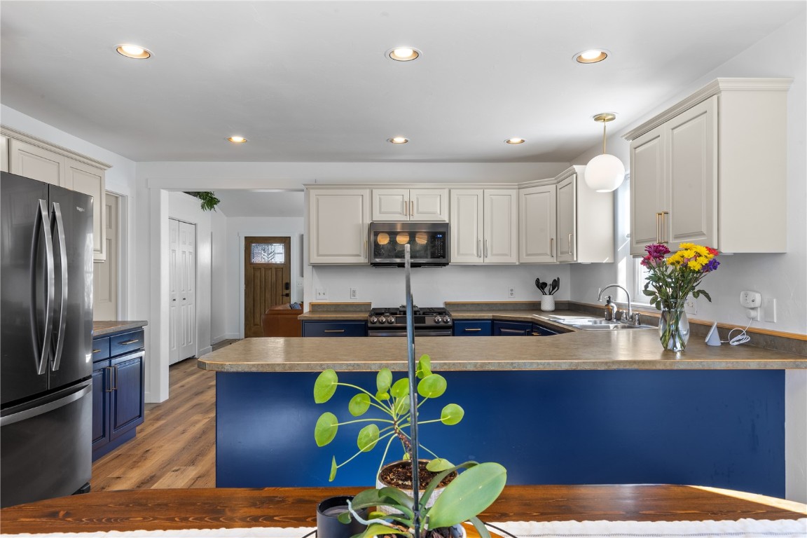 348 Honeysuckle DRIVE