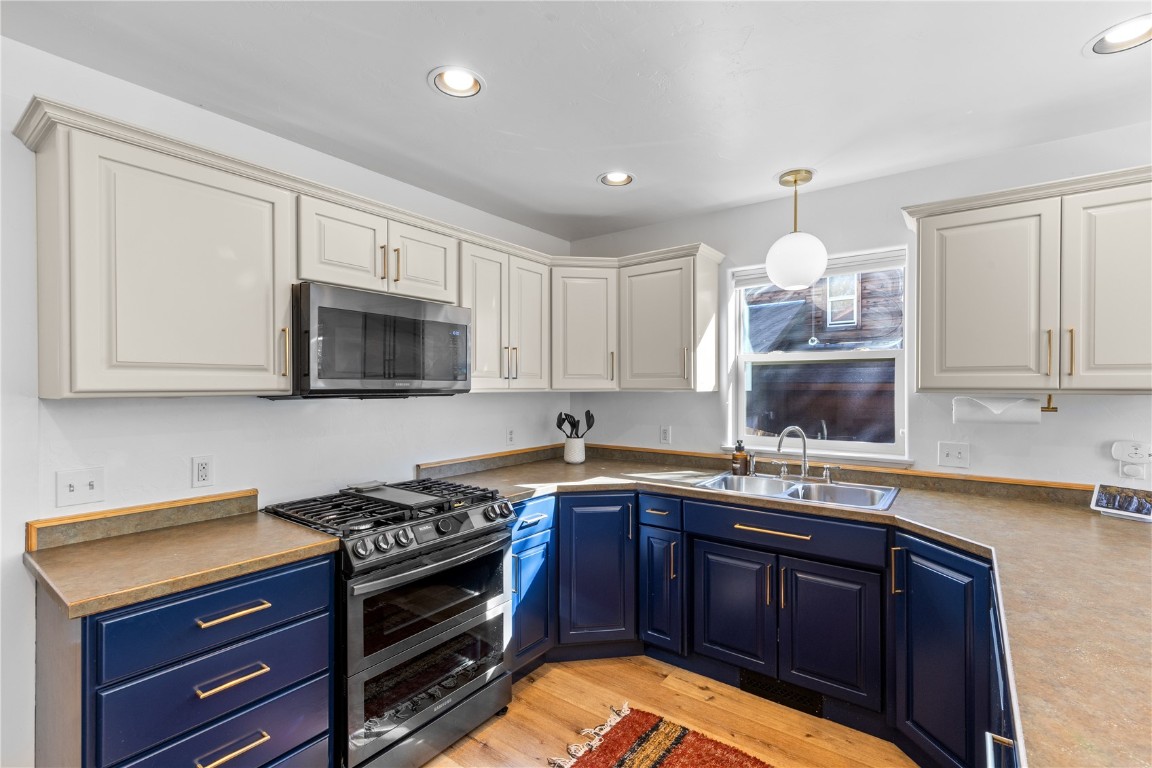 348 Honeysuckle DRIVE