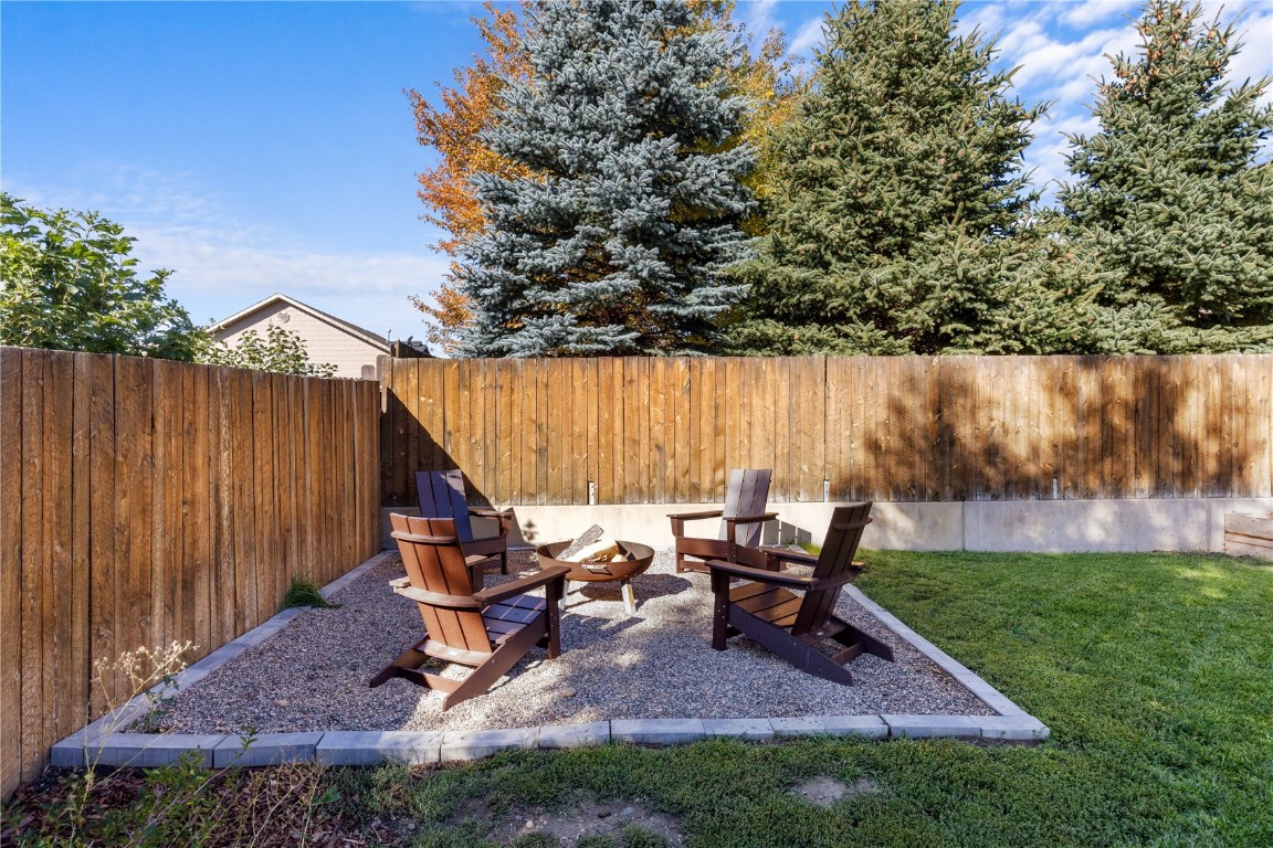 348 Honeysuckle DRIVE