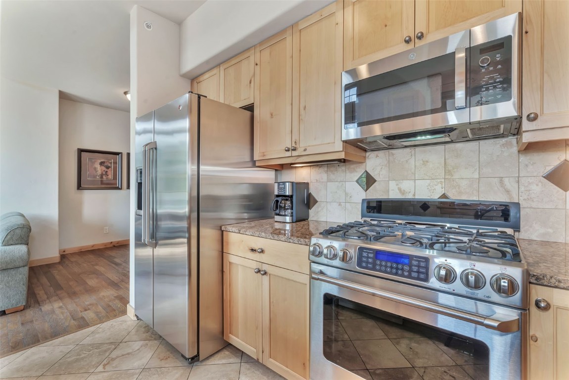 45 6th STREET 2