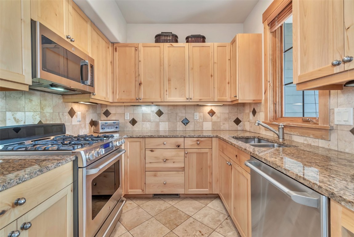 45 6th STREET 2