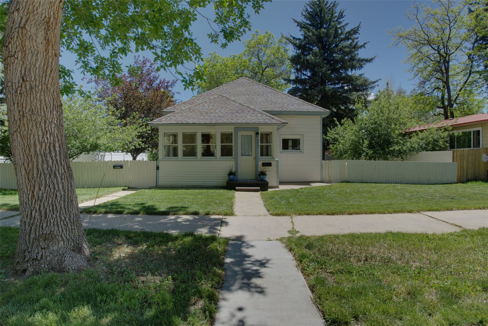 573 Taylor STREET