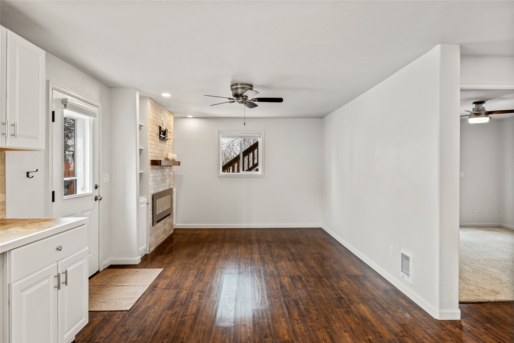 1423 Blake LANE