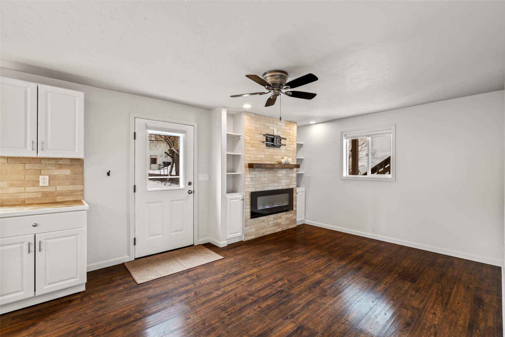 1423 Blake LANE