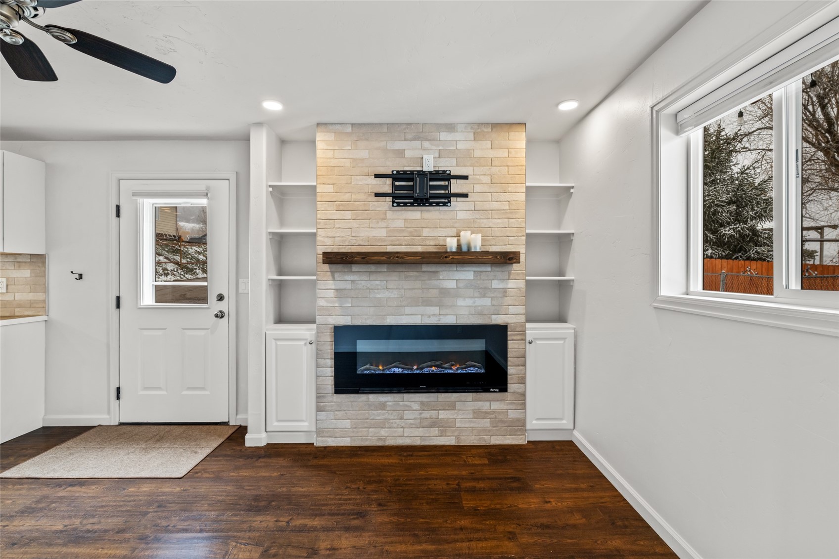1423 Blake LANE