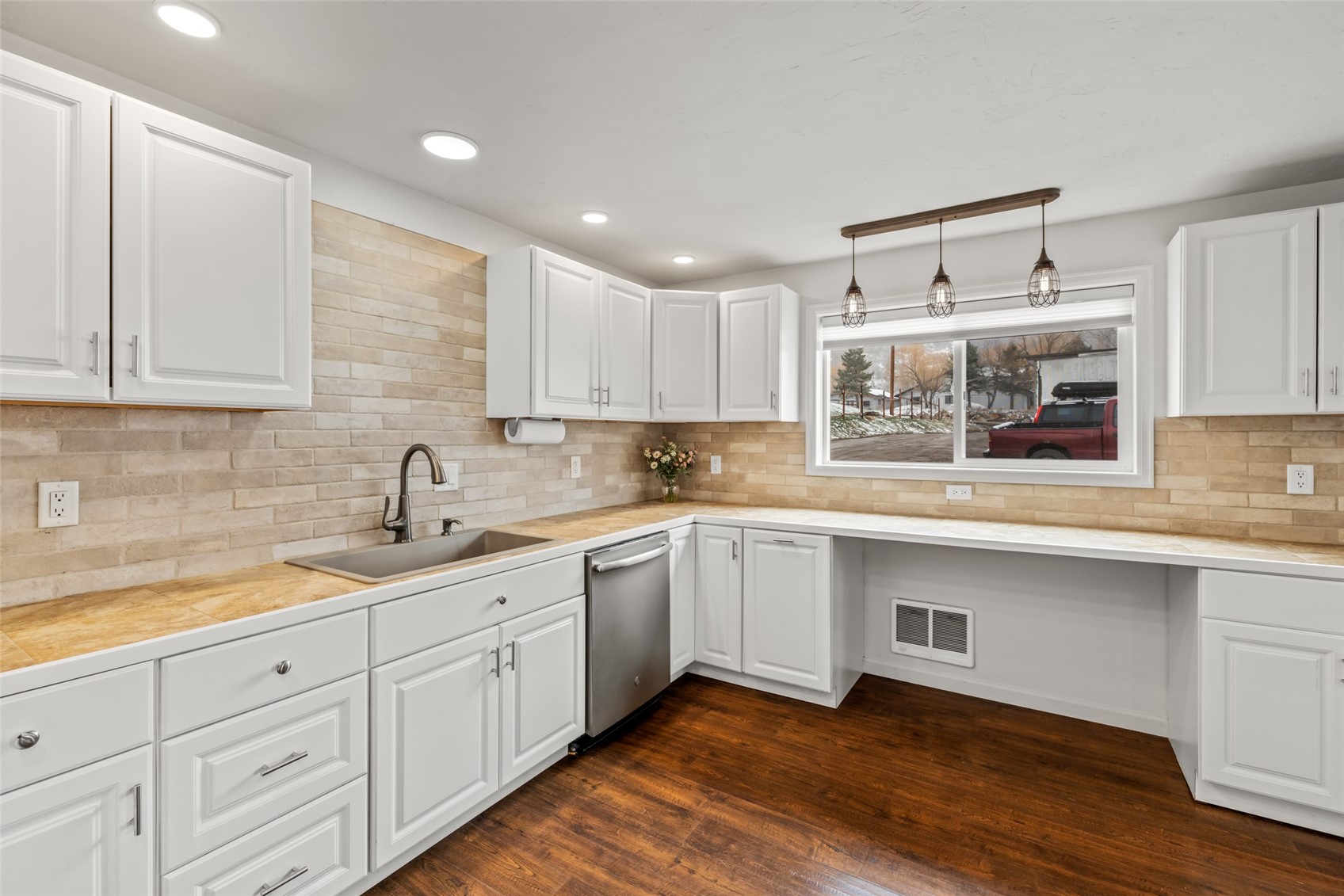 1423 Blake LANE