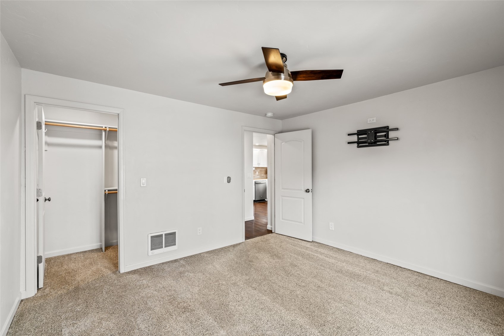1423 Blake LANE