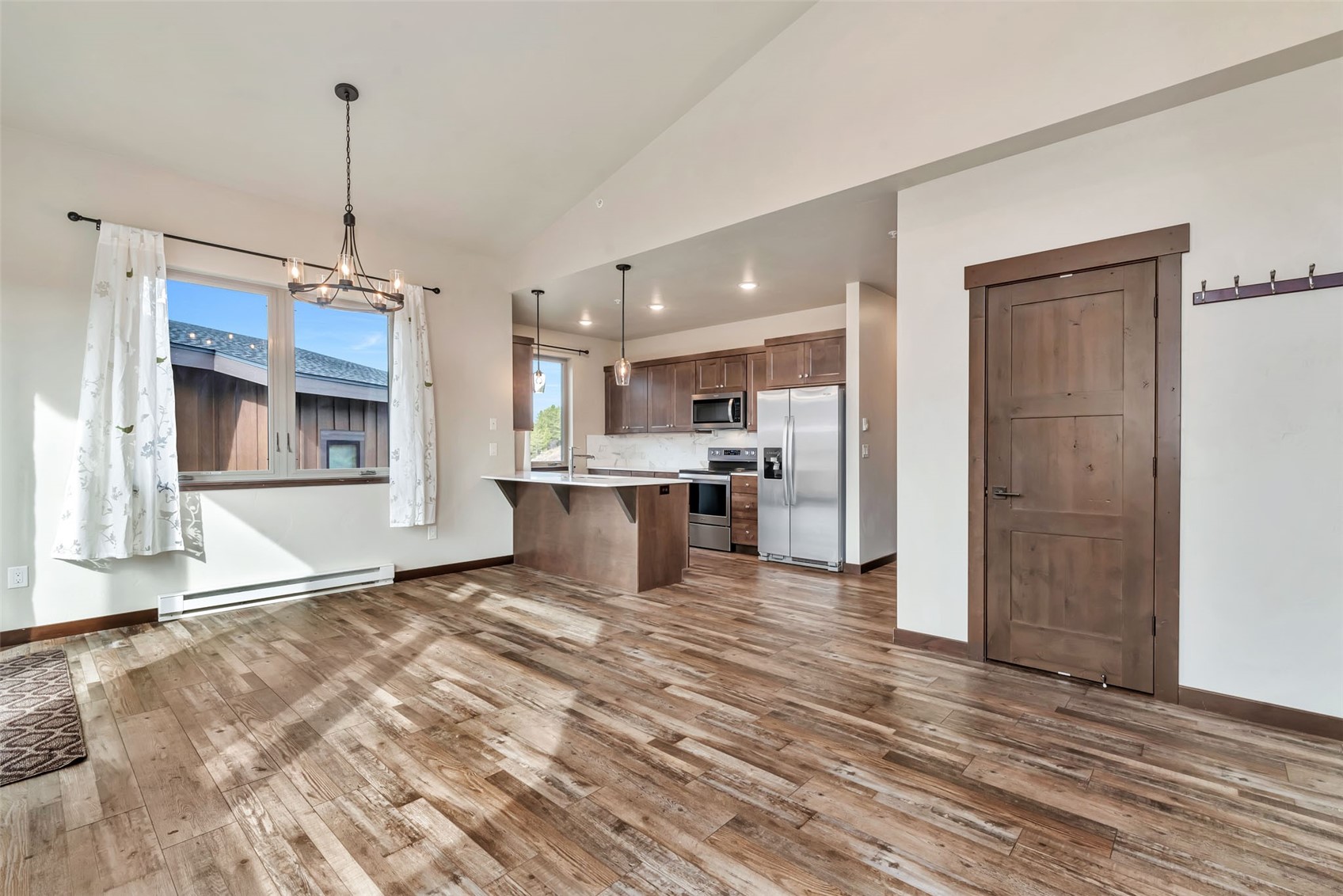320 Fox Springs CIRCLE 301