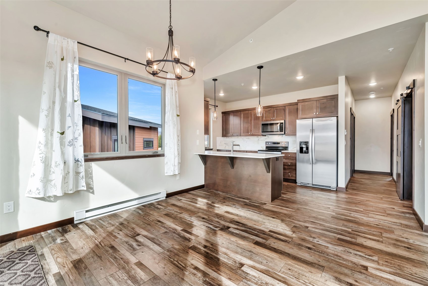320 Fox Springs CIRCLE 301