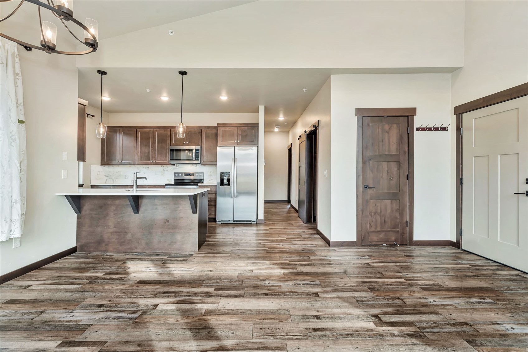 320 Fox Springs CIRCLE 301