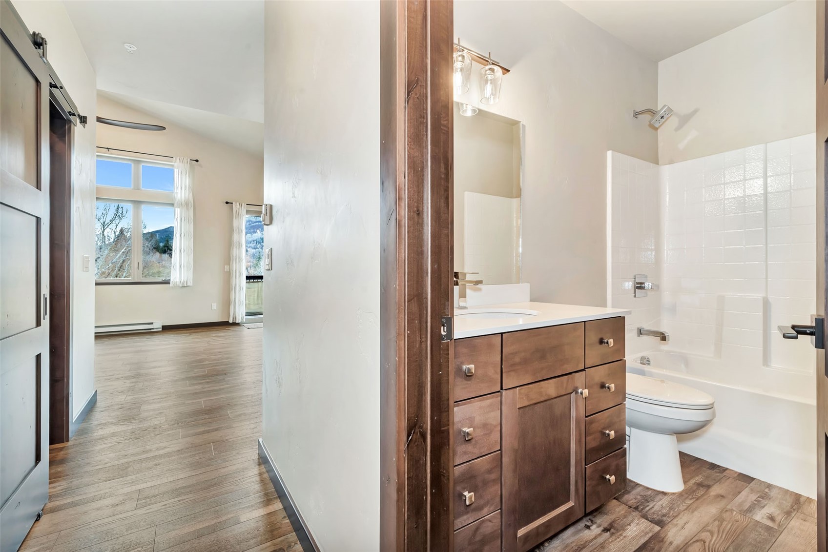 320 Fox Springs CIRCLE 301