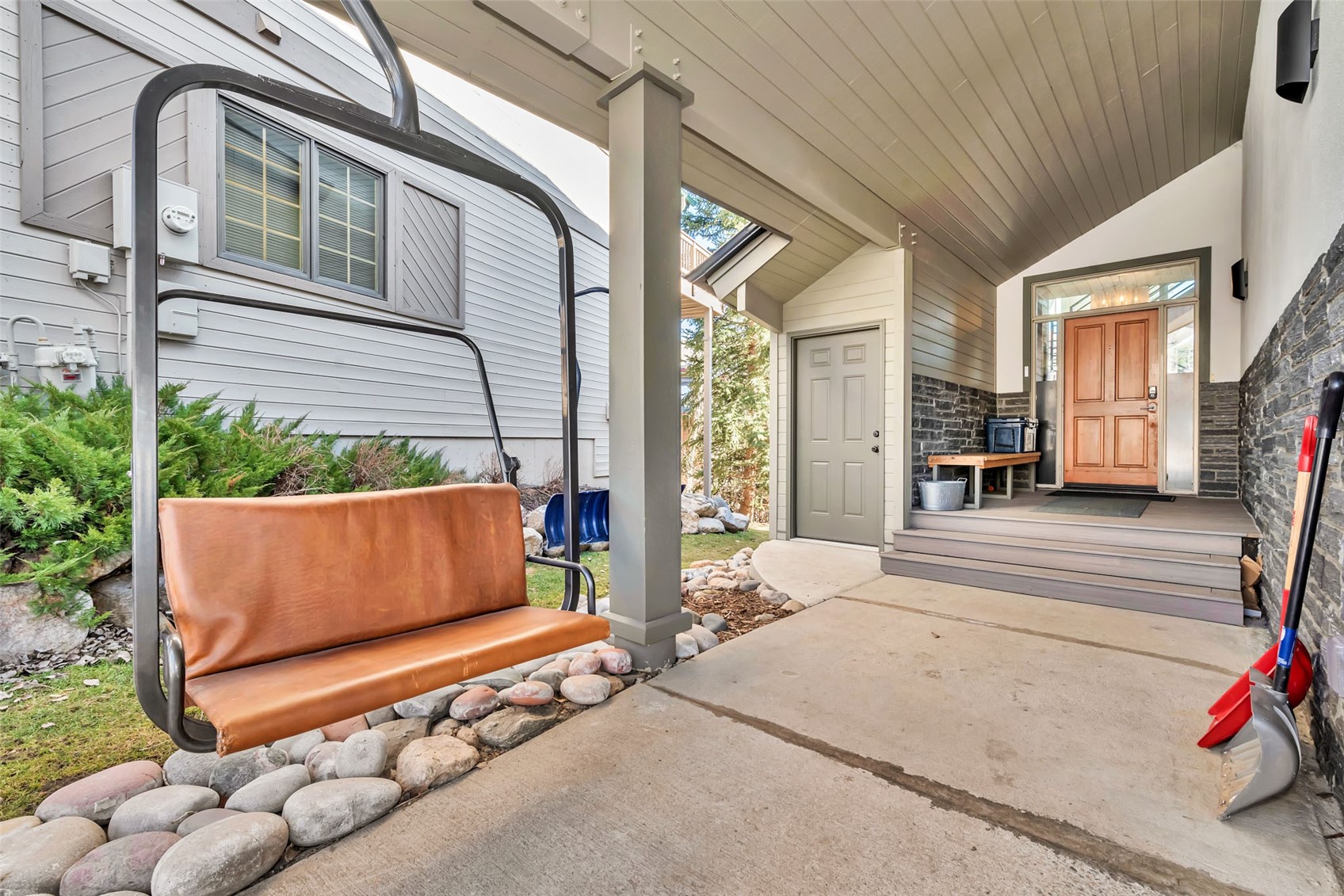 2625 Windward WAY