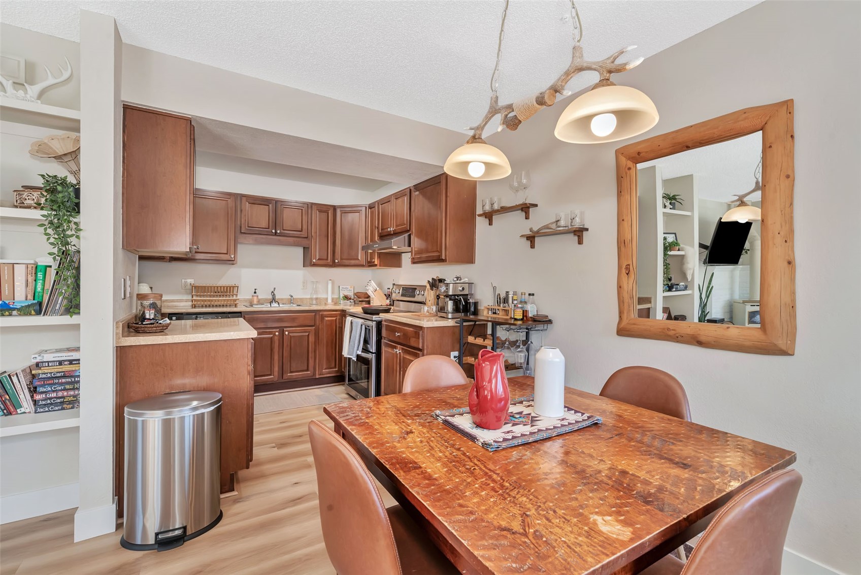 16 Cedar COURT 16