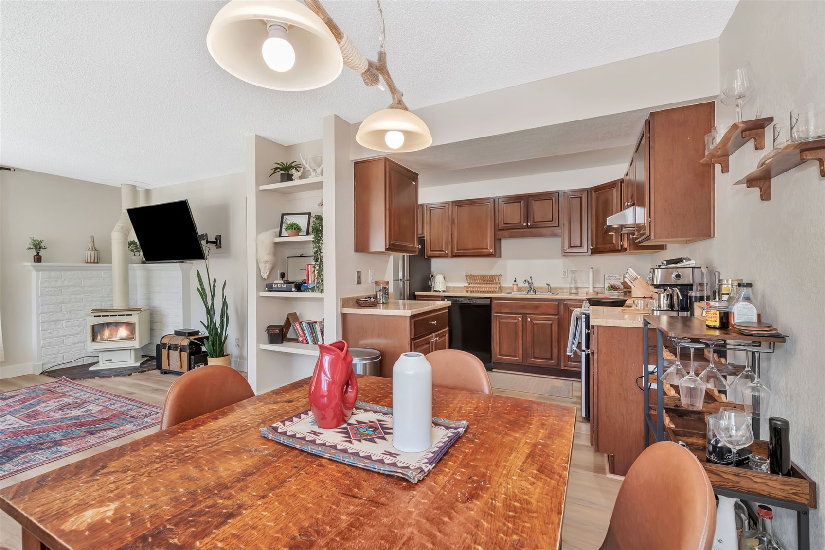 16 Cedar COURT 16