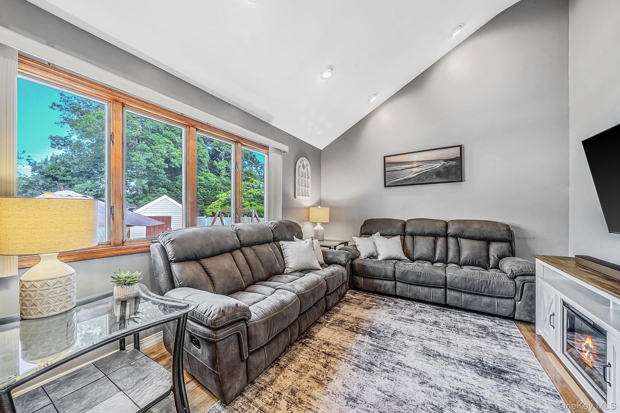 71 Colony Road