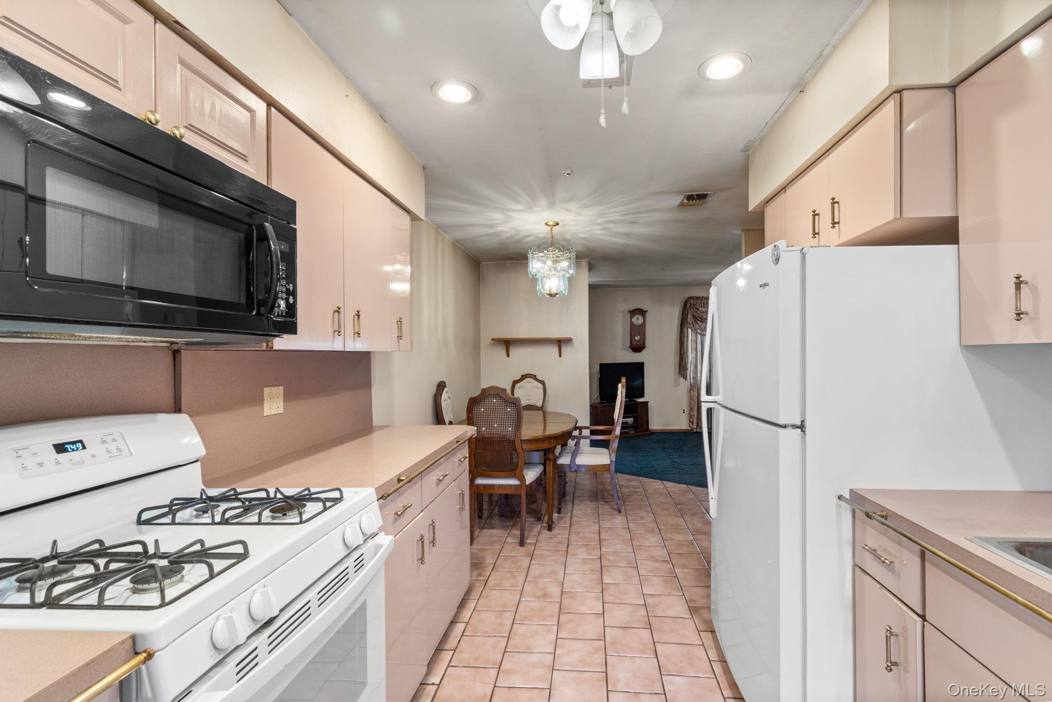 528 Lake Court Unit: 528