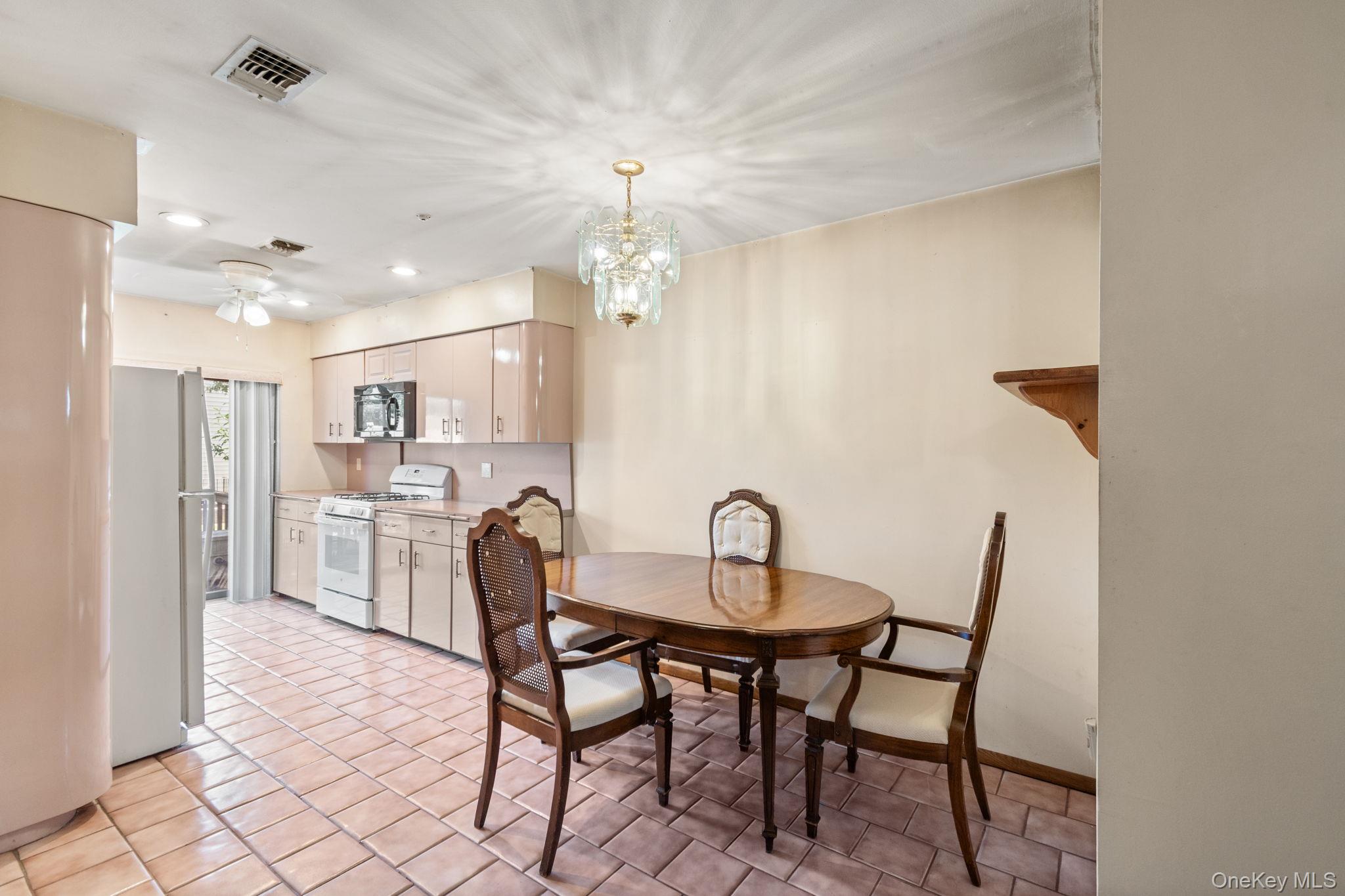 528 Lake Court Unit: 528
