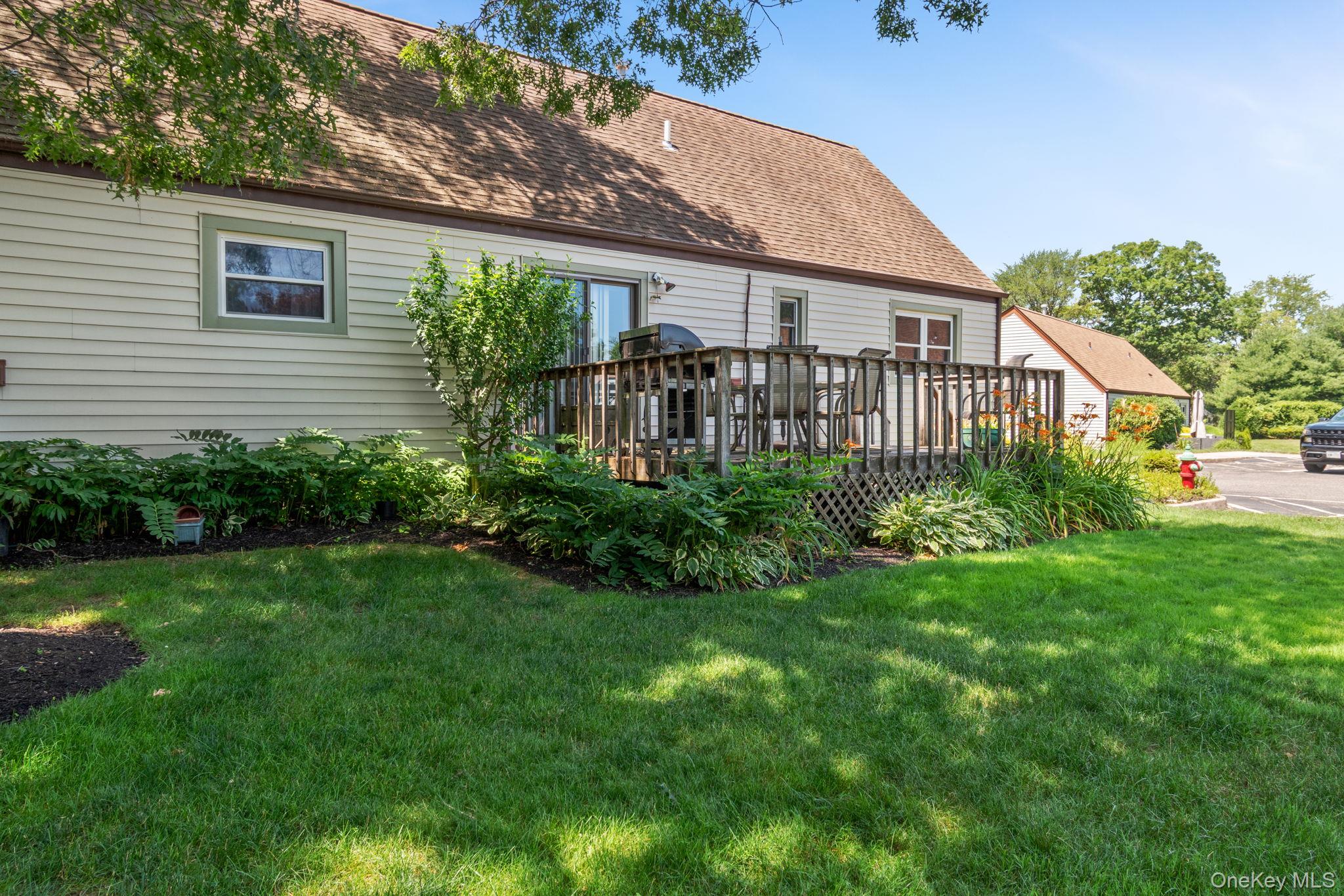 528 Lake Court Unit: 528