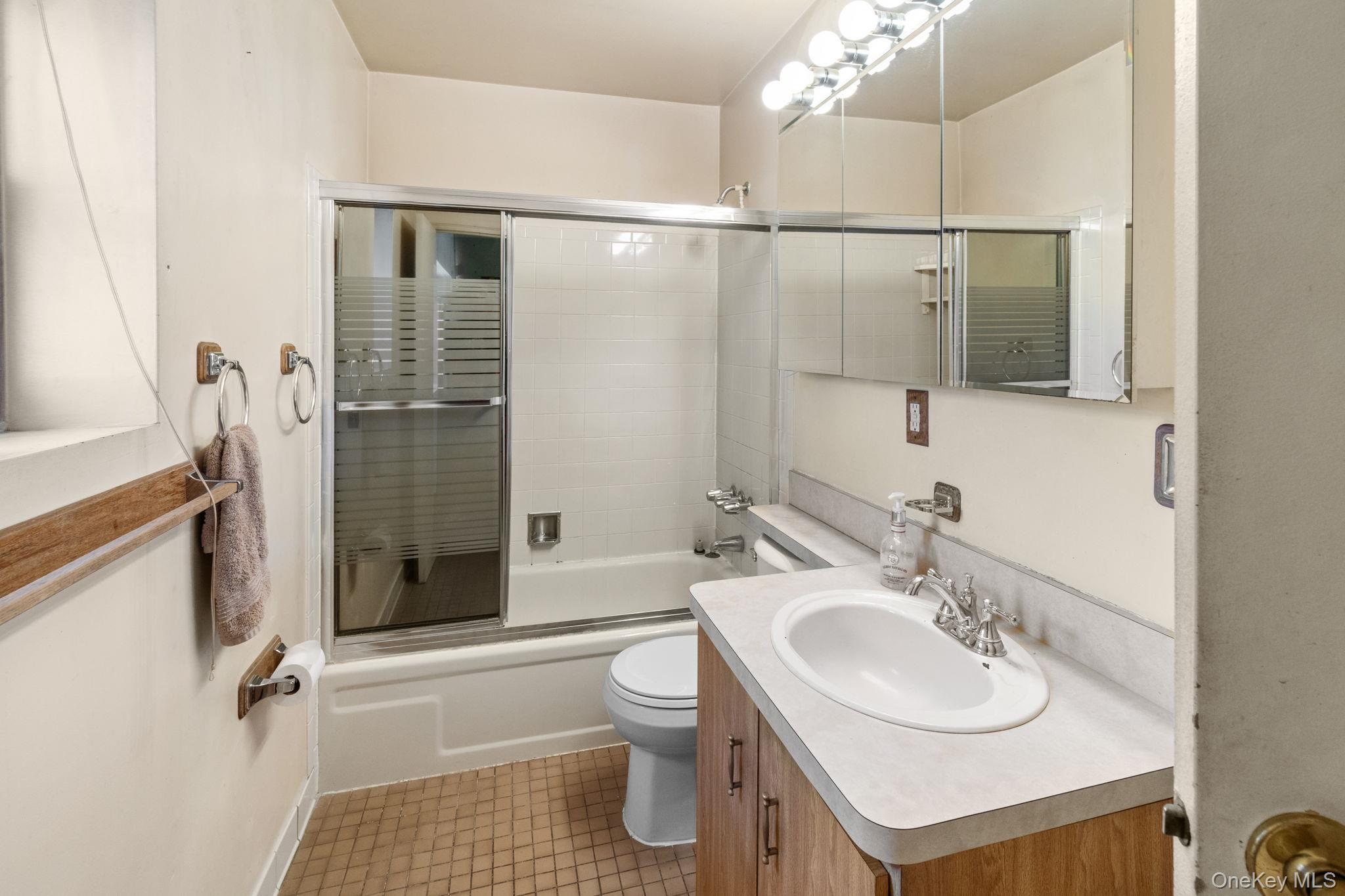528 Lake Court Unit: 528