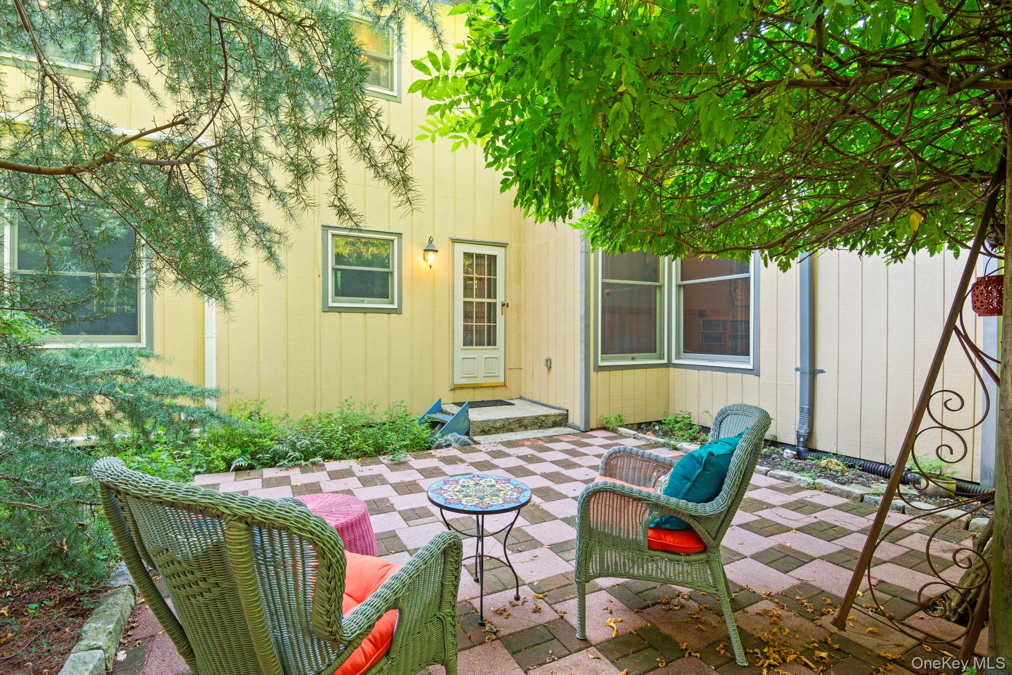 4 Hill Dale Avenue