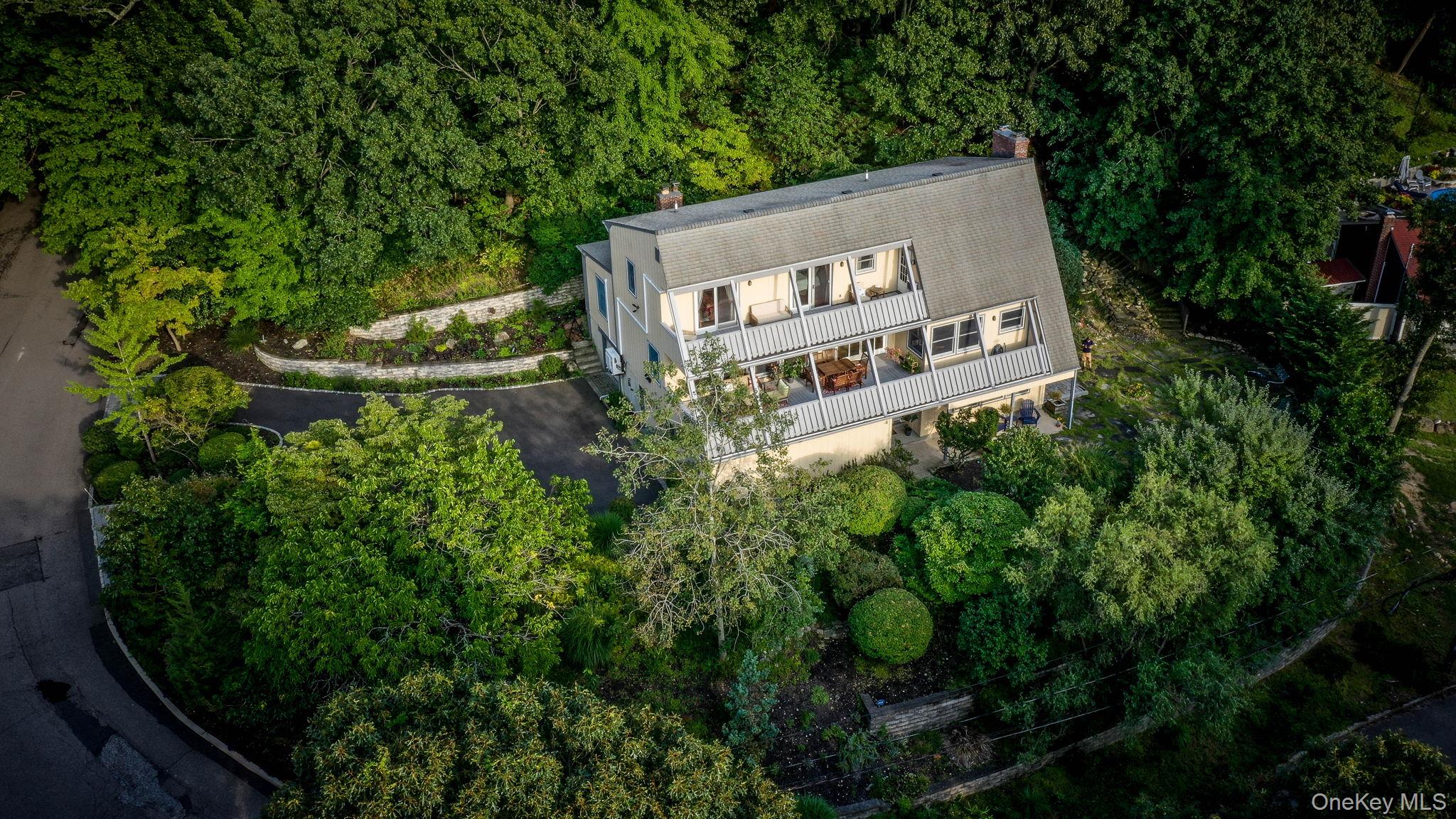 4 Hill Dale Avenue