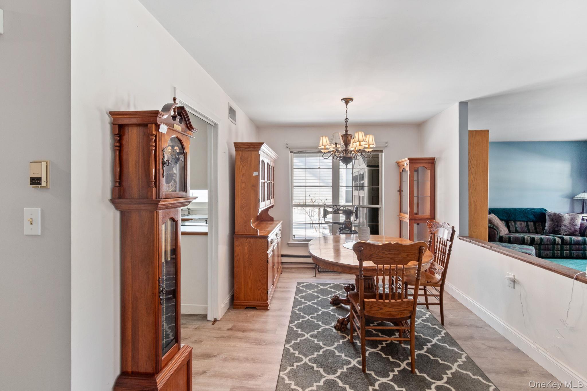 475 Stratford Lane