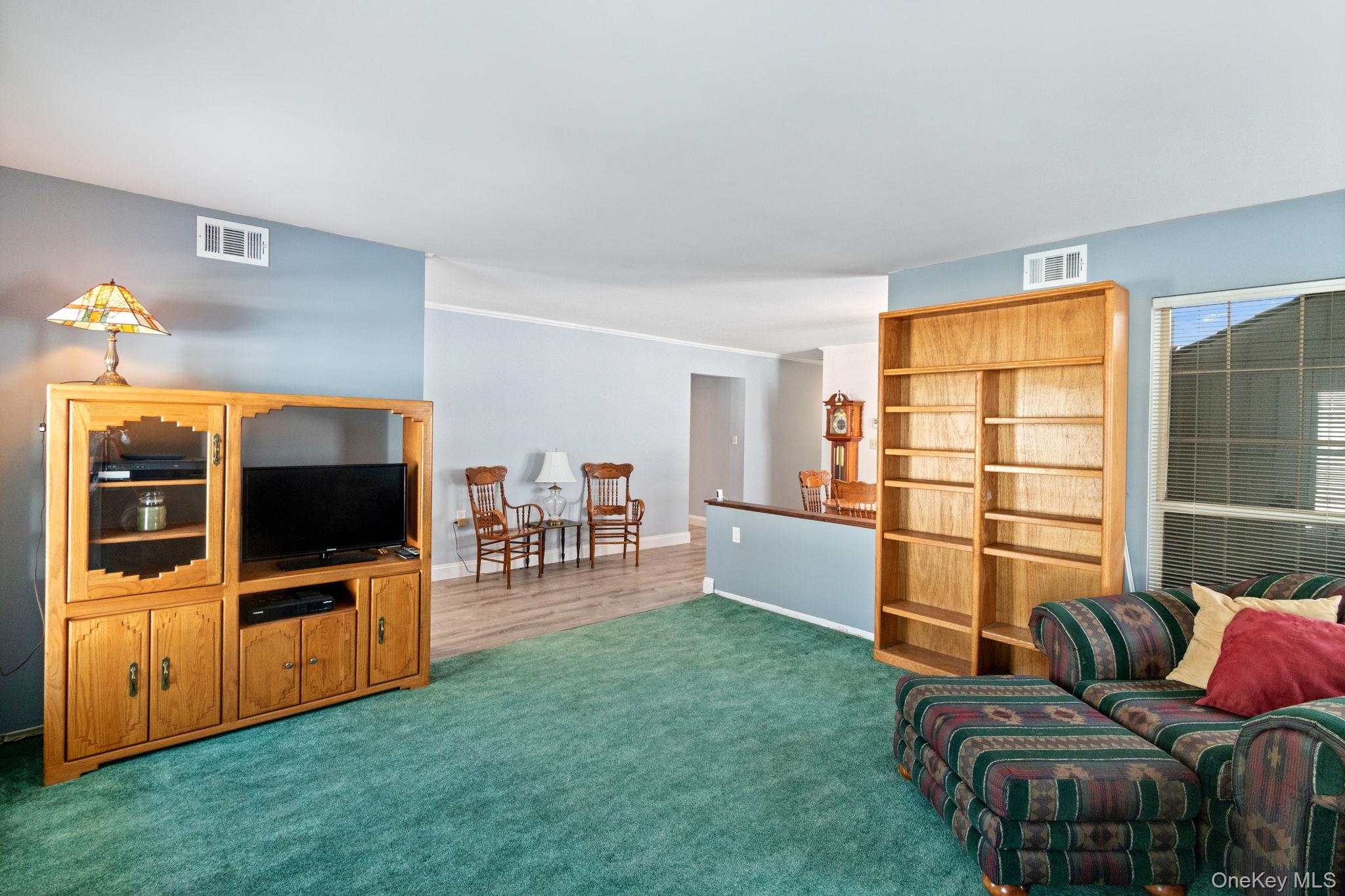 475 Stratford Lane