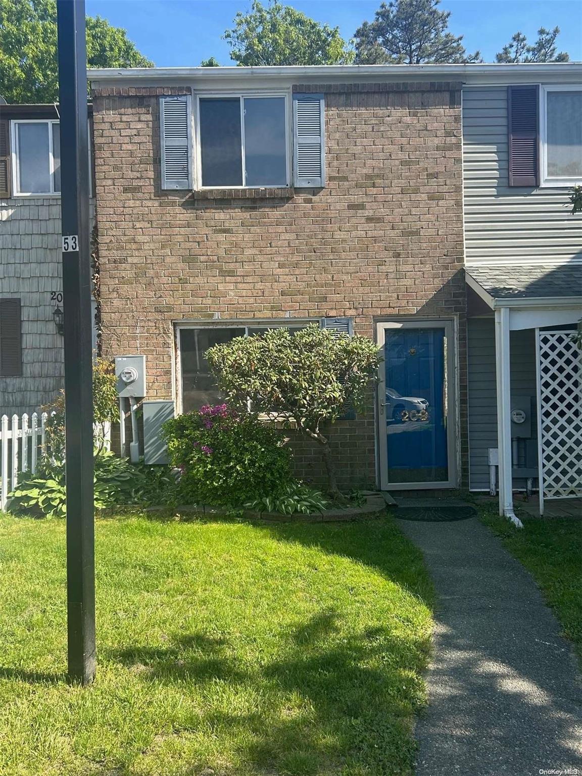 209 Hill Rise