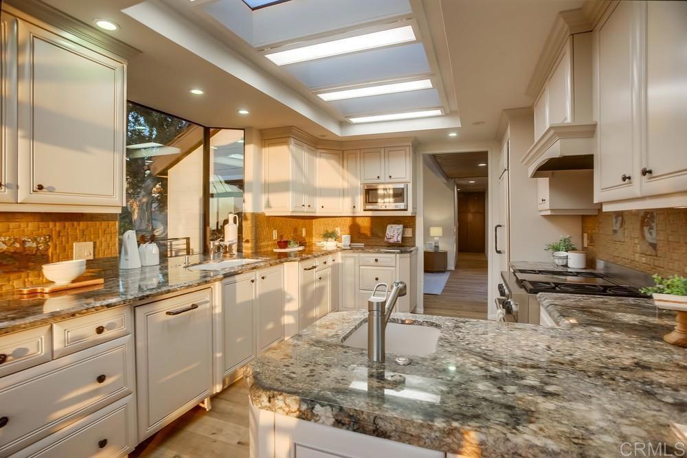 621 N Granados Avenue