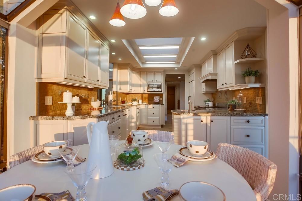 621 N Granados Avenue