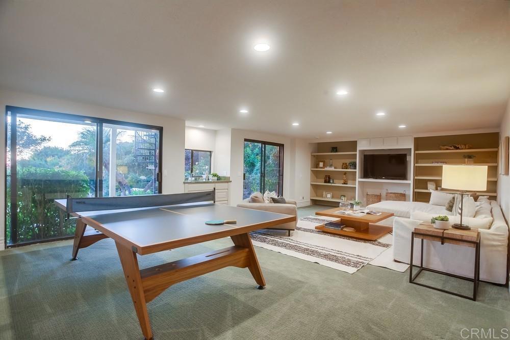 621 N Granados Avenue