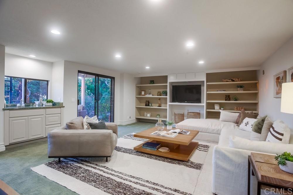 621 N Granados Avenue