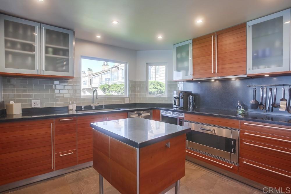 211 S Helix Avenue 54