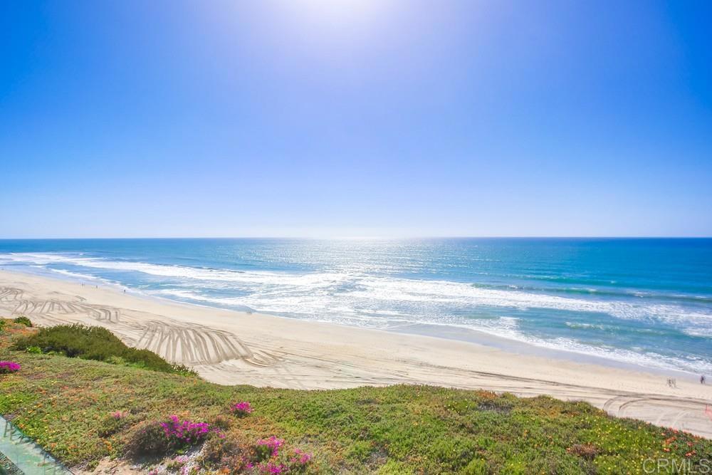 211 S Helix Avenue 54