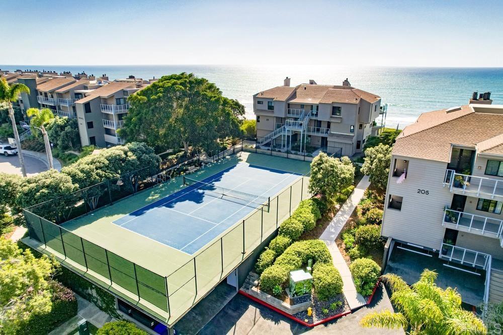 211 S Helix Avenue 54