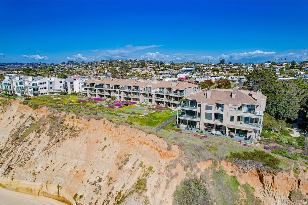 211 S Helix Avenue 54