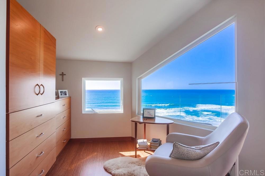 211 S Helix Avenue 54