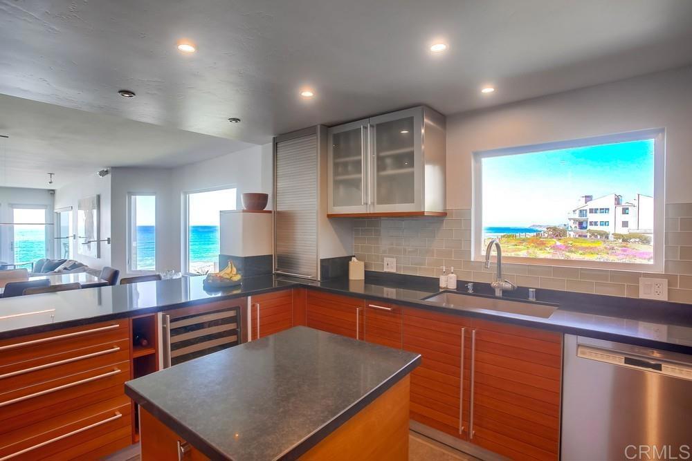 211 S Helix Avenue 54