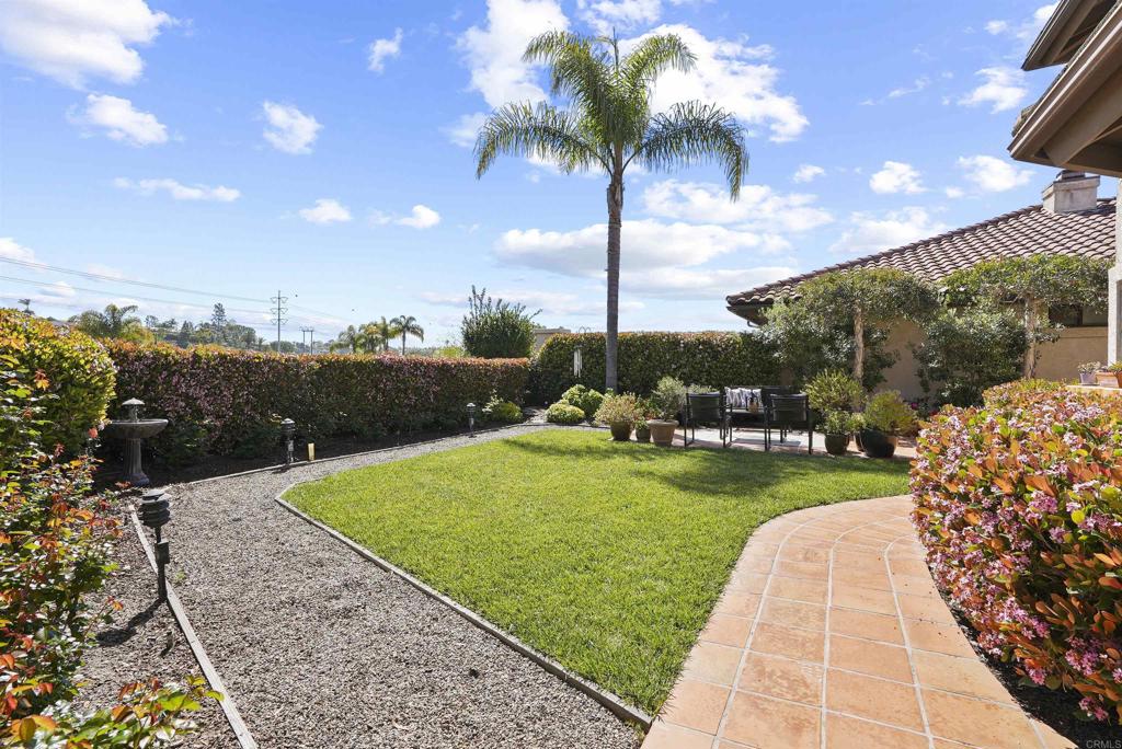 1240 Ladera Linda