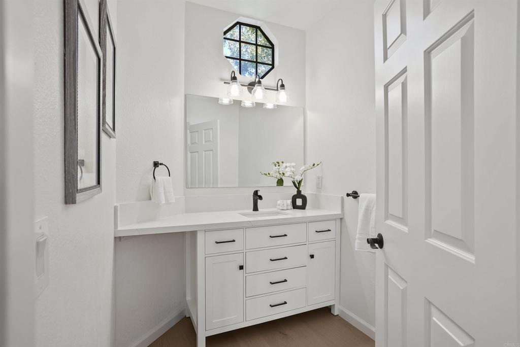 1240 Ladera Linda