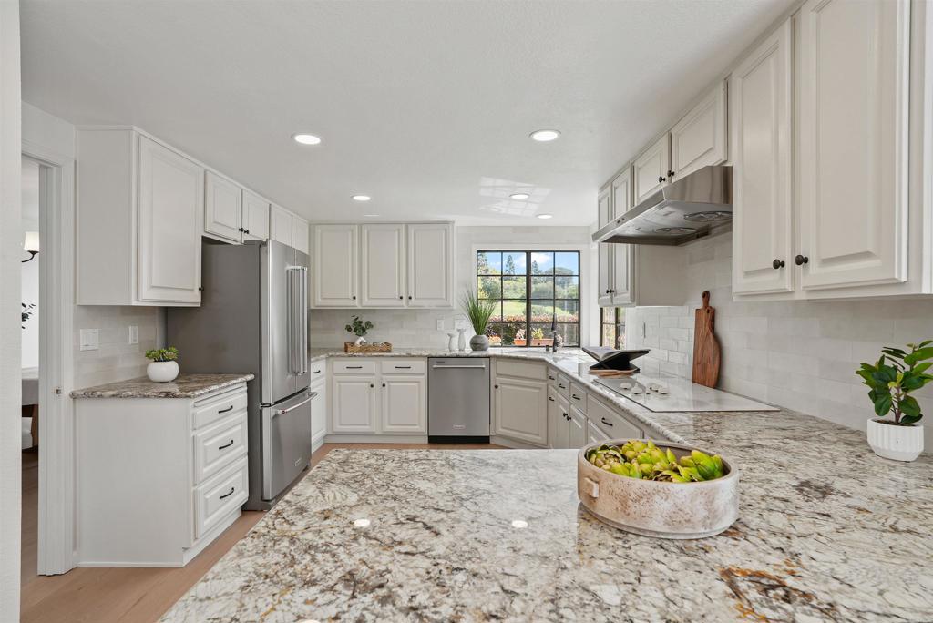 1240 Ladera Linda