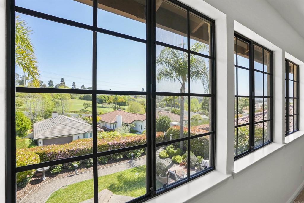 1240 Ladera Linda