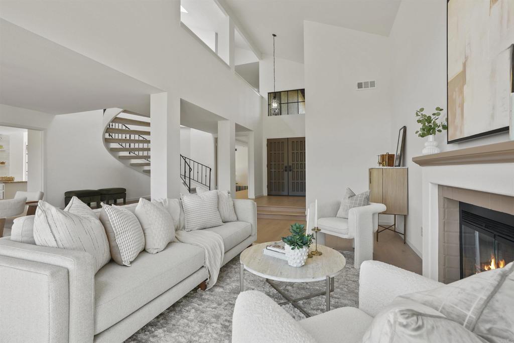 1240 Ladera Linda