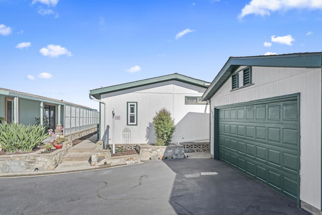 909 Richland Rd #124