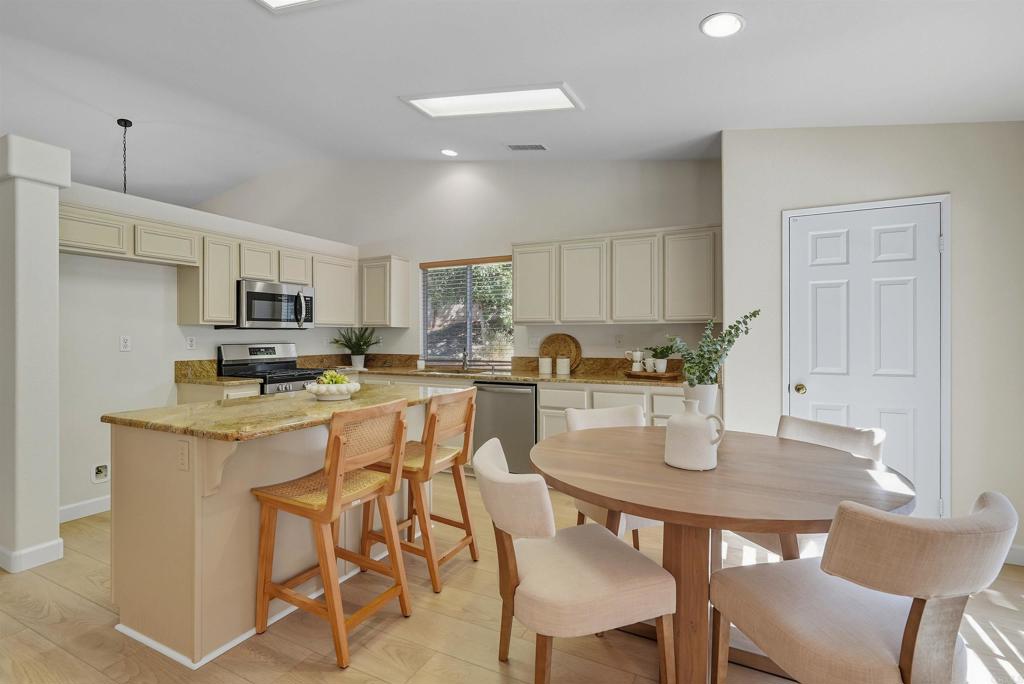 1359 Cottonwood Drive