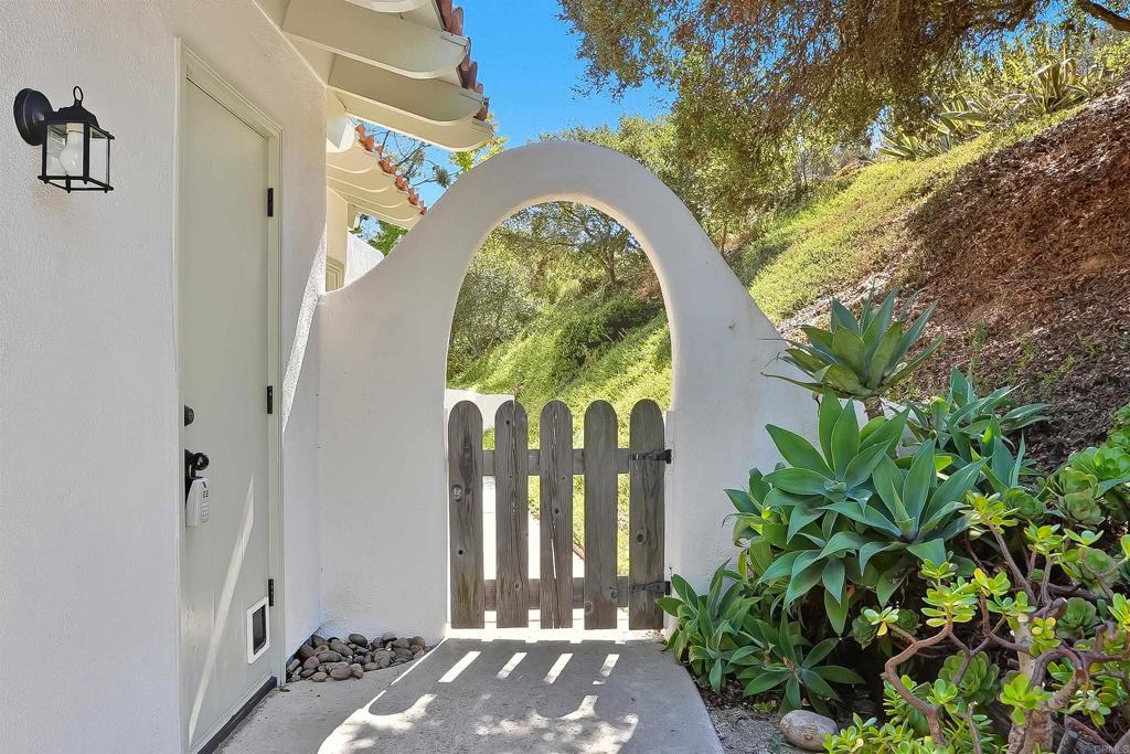 2206 Running Spring Place