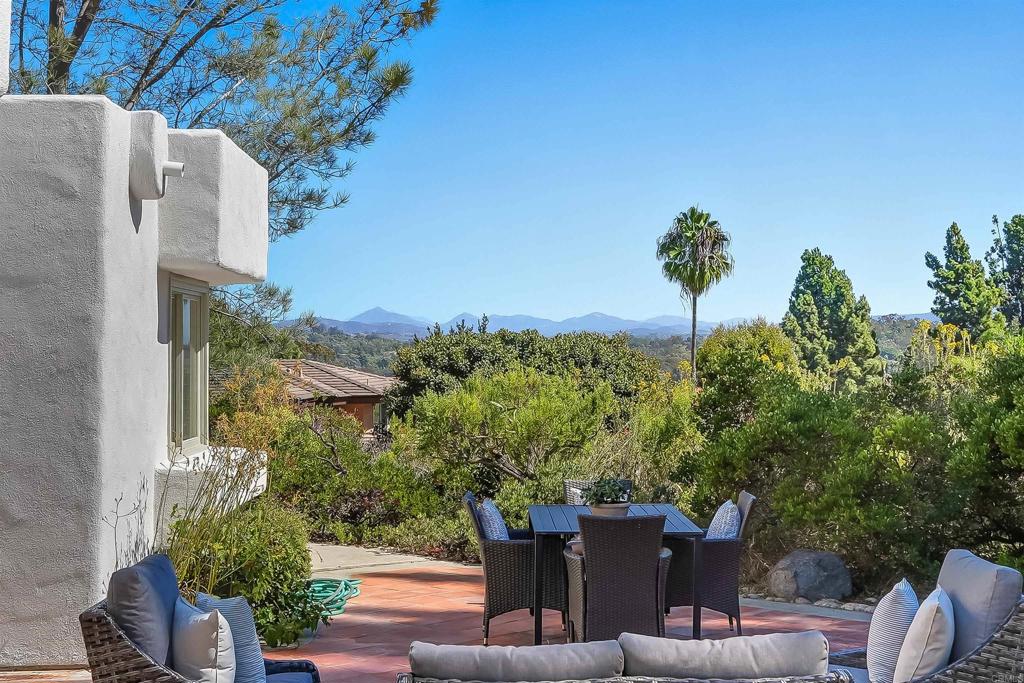 2206 Running Spring Place