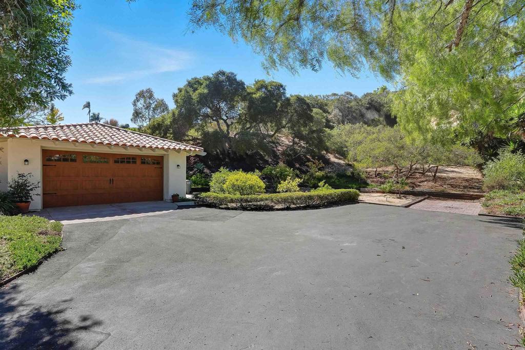 2206 Running Spring Place