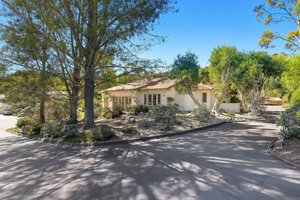 2206 Running Spring Place