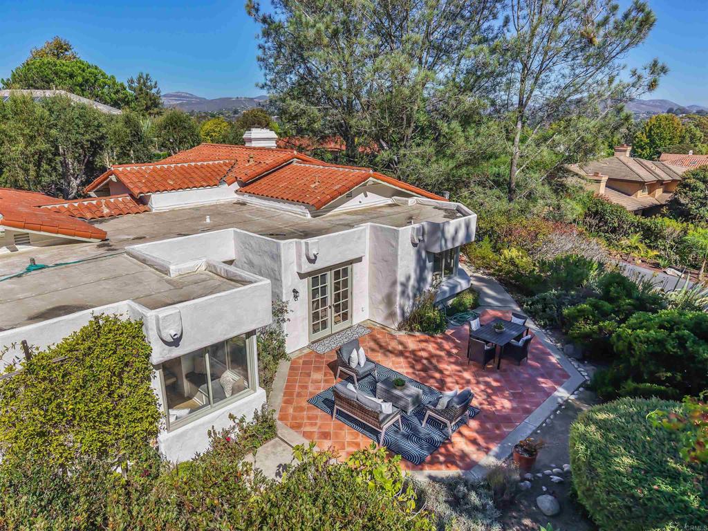 2206 Running Spring Place